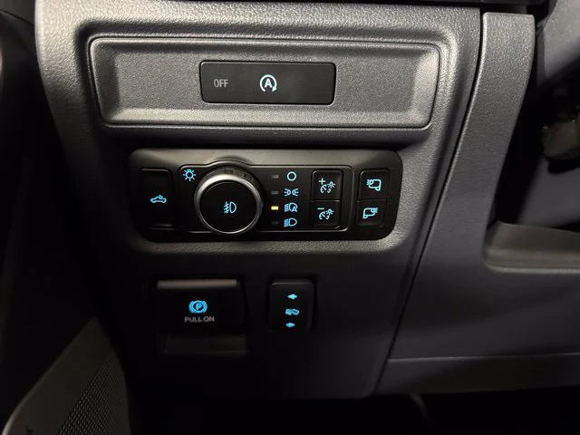 Used 2025 White Ford Lariat image 20