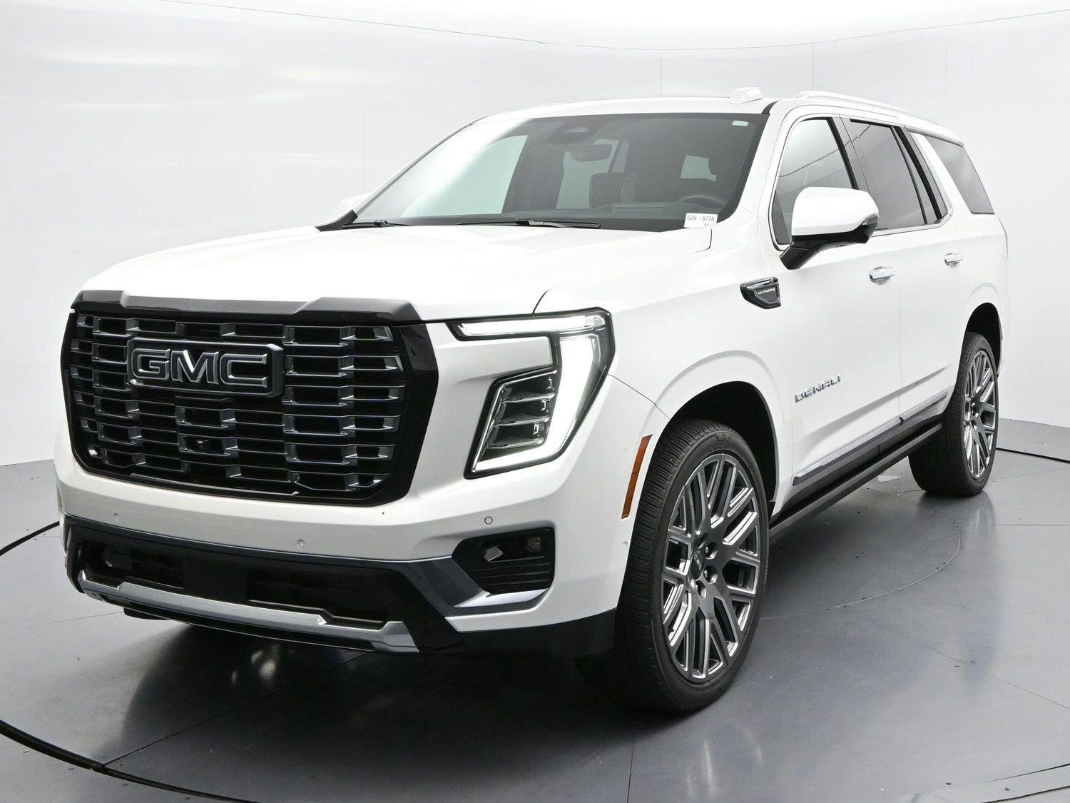 Used 2025 White Frost Tricoat GMC Denali Ultimate image 3