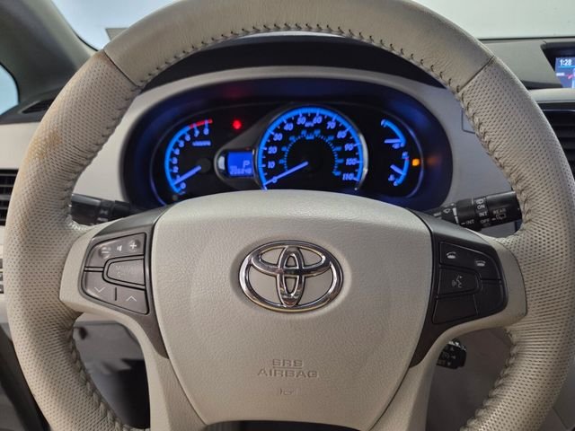 Used 2013 Silver Toyota XLE image 24