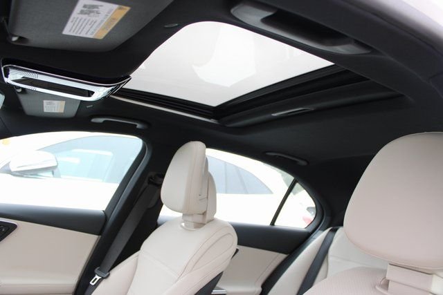 2025 Mercedes-Benz C-Class Sedan C 300 - Photo 16