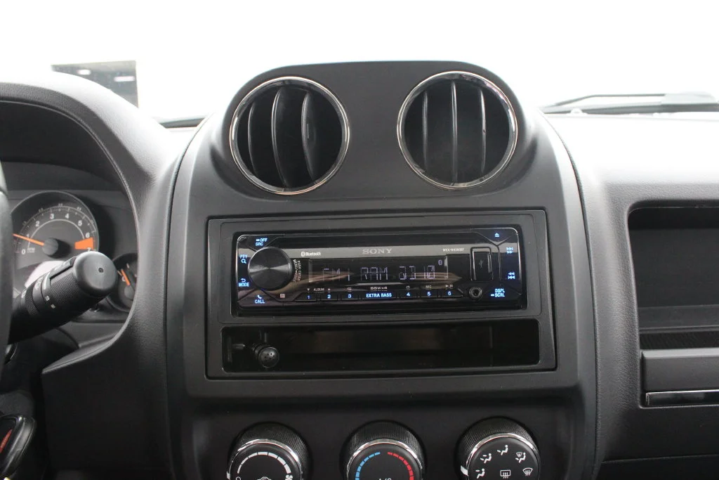 Used 2016 Black Jeep High Altitude image 14