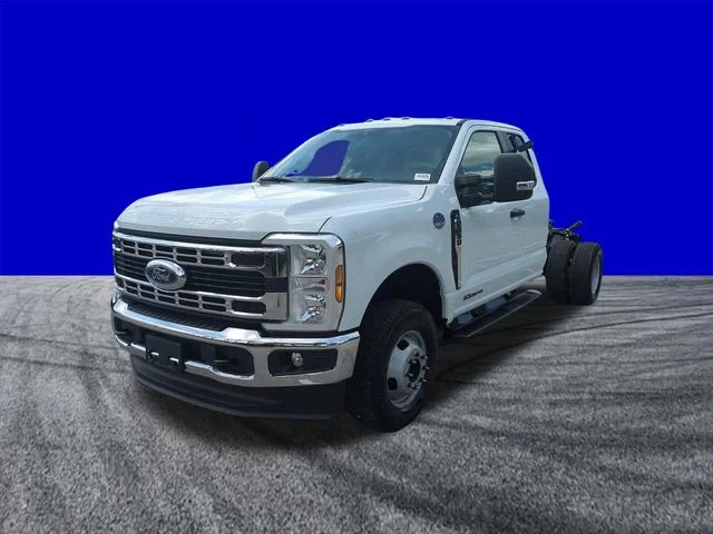 2025 Ford F-350 Super Duty Chassis Cab XL - Photo 8