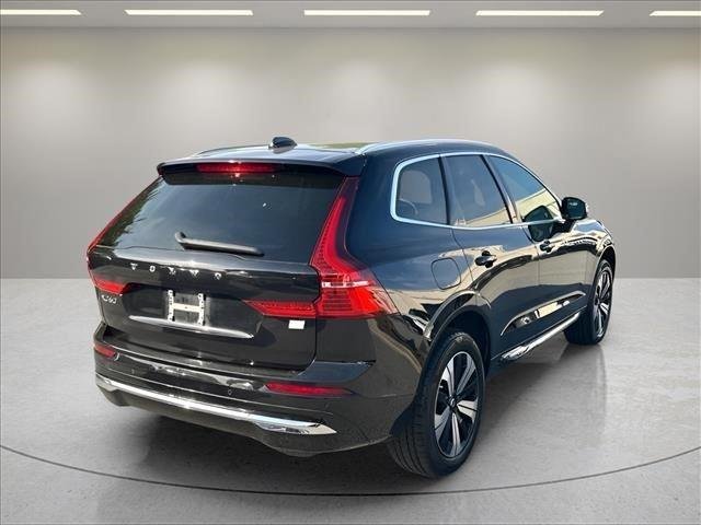 Used 2023  Volvo Plus Bright Theme image 5