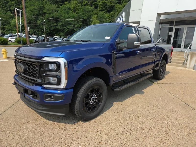 New 2026 Blue Ford XLT image 3