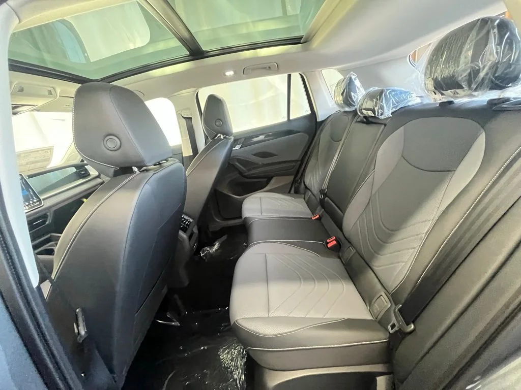 2026 Volkswagen Tiguan SE - Photo 21