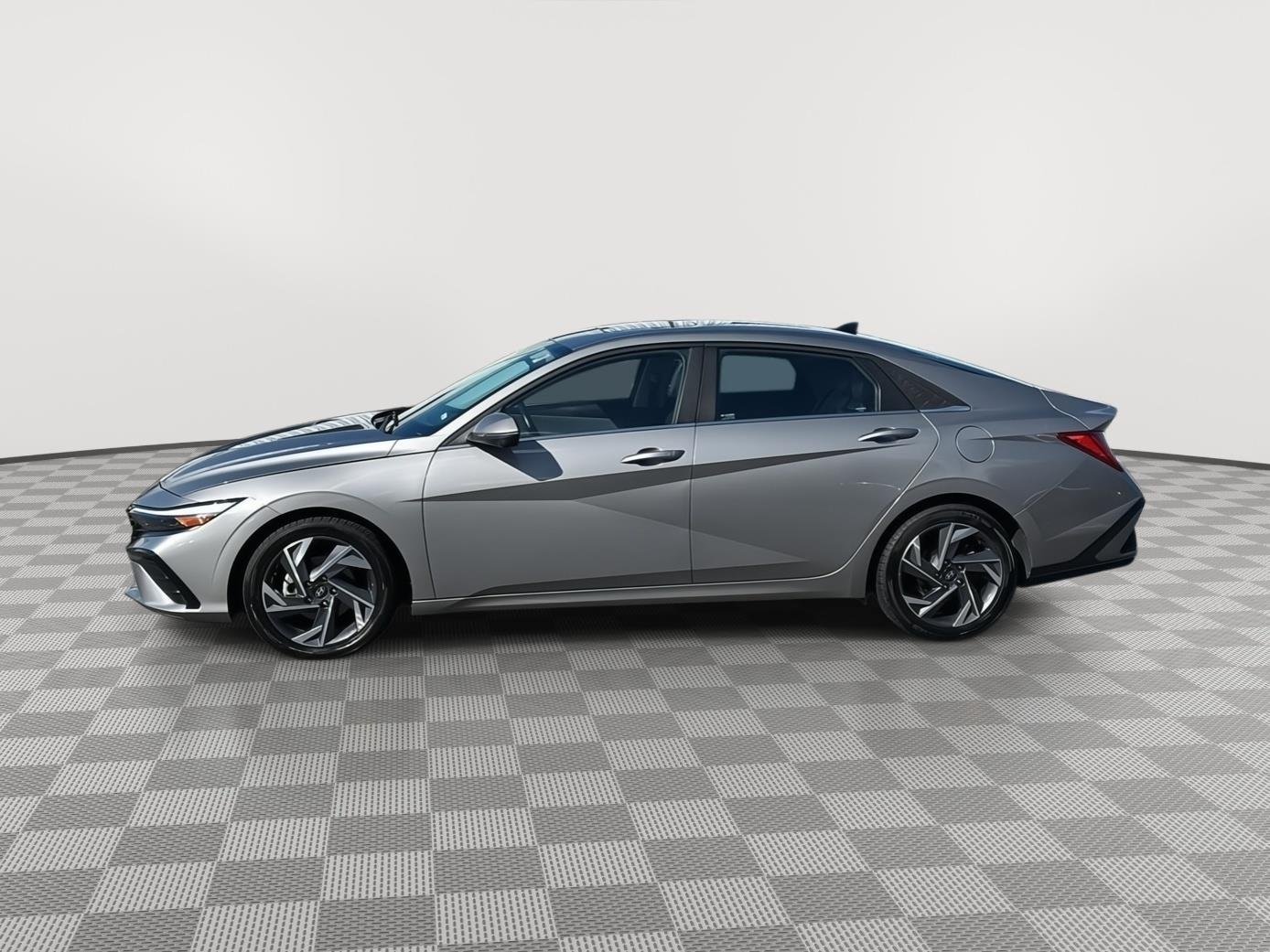 Used 2024 Abyss Black Hyundai Limited image 8