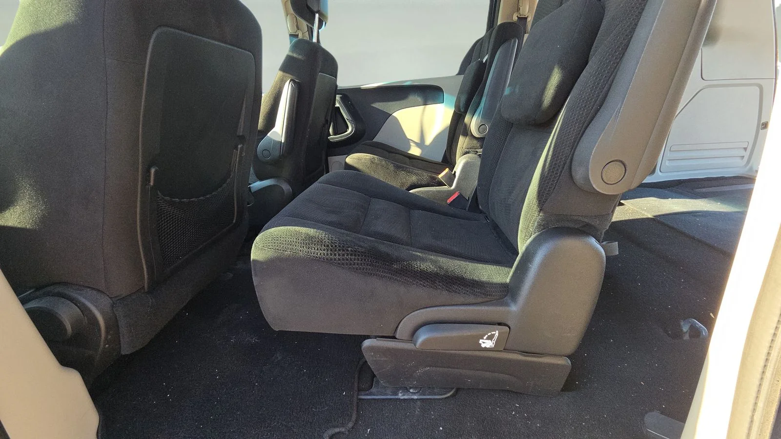 Used 2016 Blue Dodge SE image 26