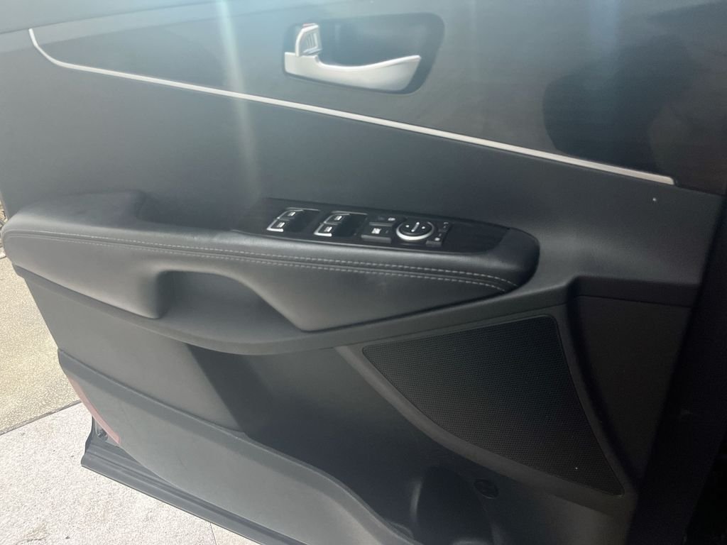 Used 2020 Black Kia LX image 13