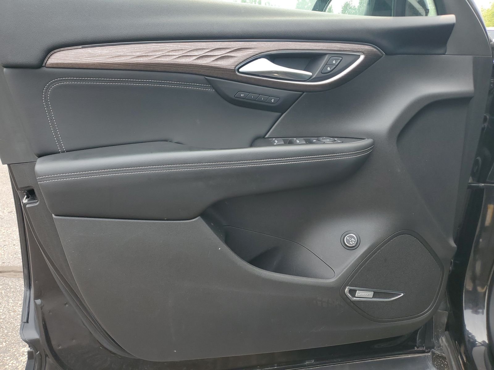 Used 2021 Black Buick Avenir image 20