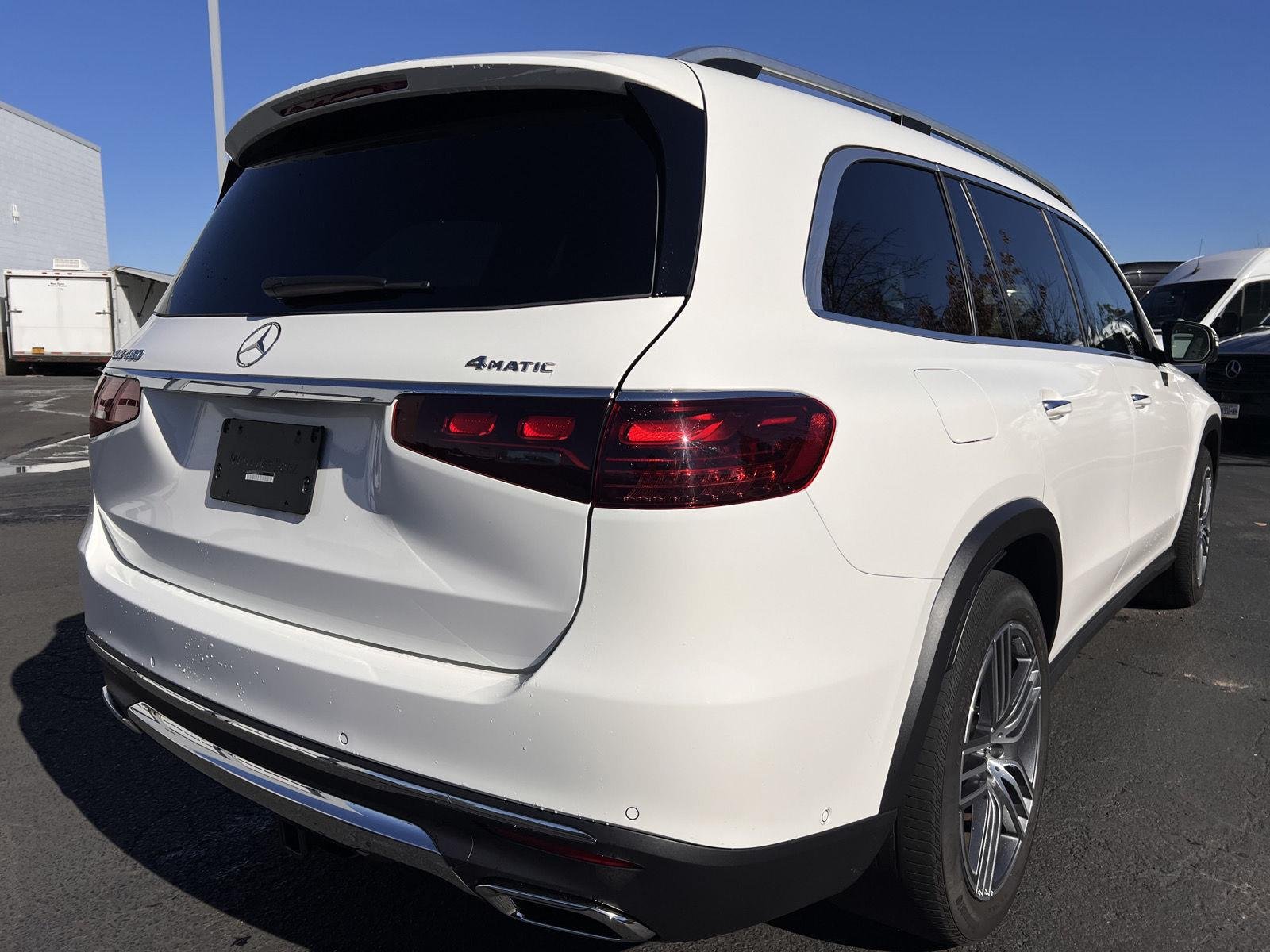 Used 2024  Mercedes-Benz  image 3