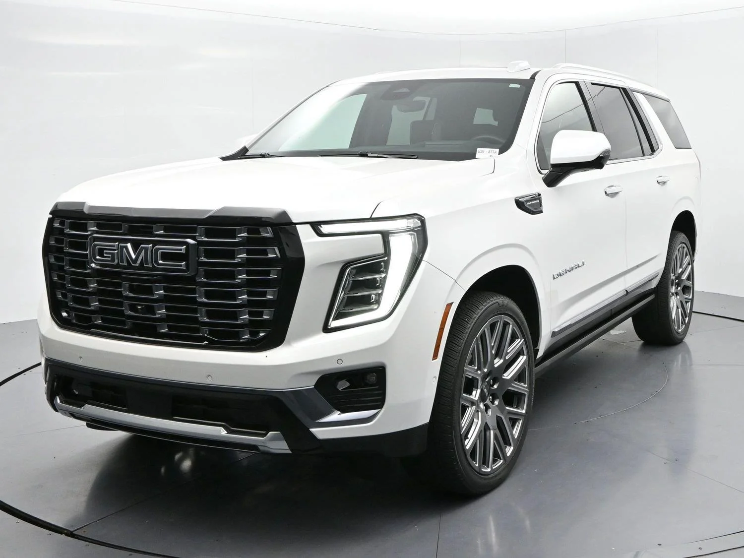 Used 2025 White Frost Tricoat GMC Denali Ultimate image 3