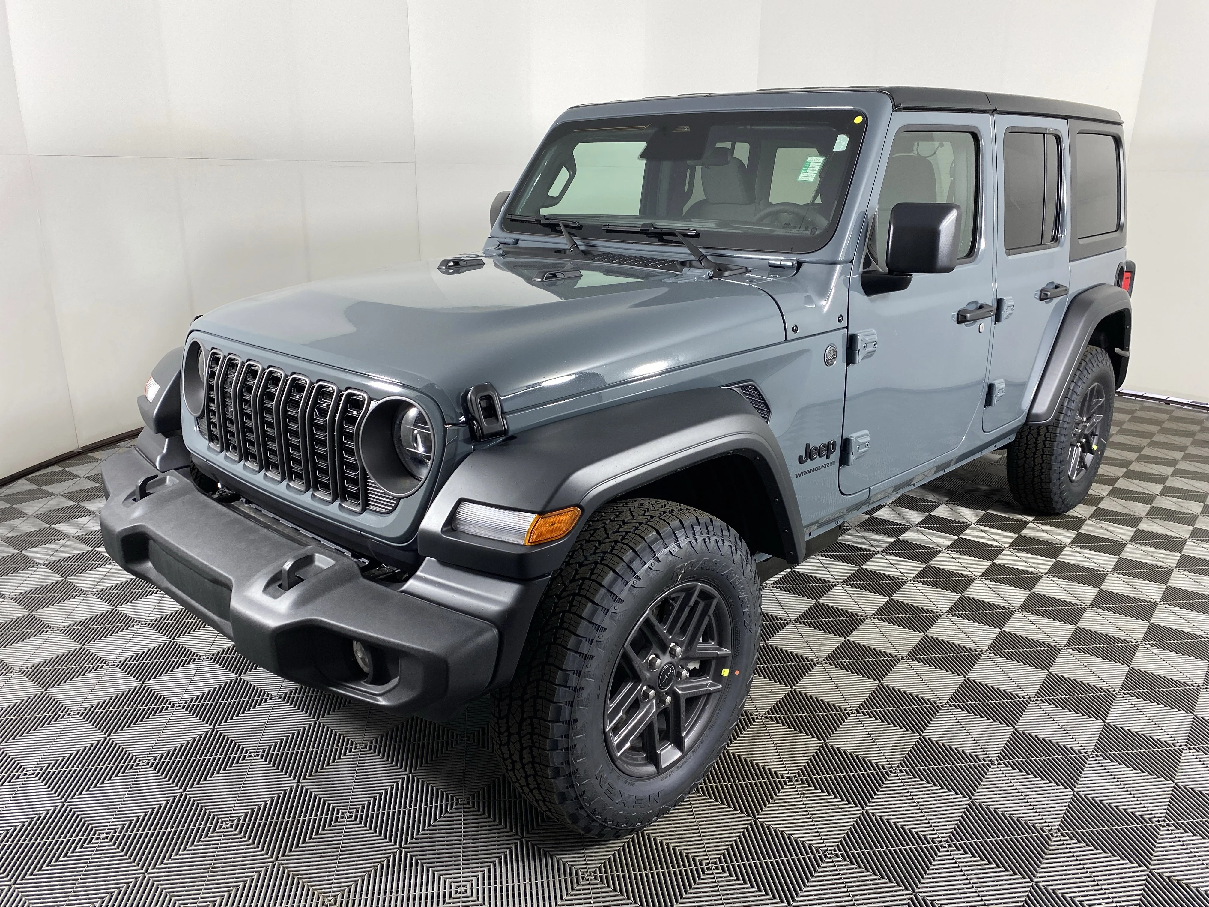 New 2026 Anvil Clear-Coat Exterior Paint Jeep Sport S image 9