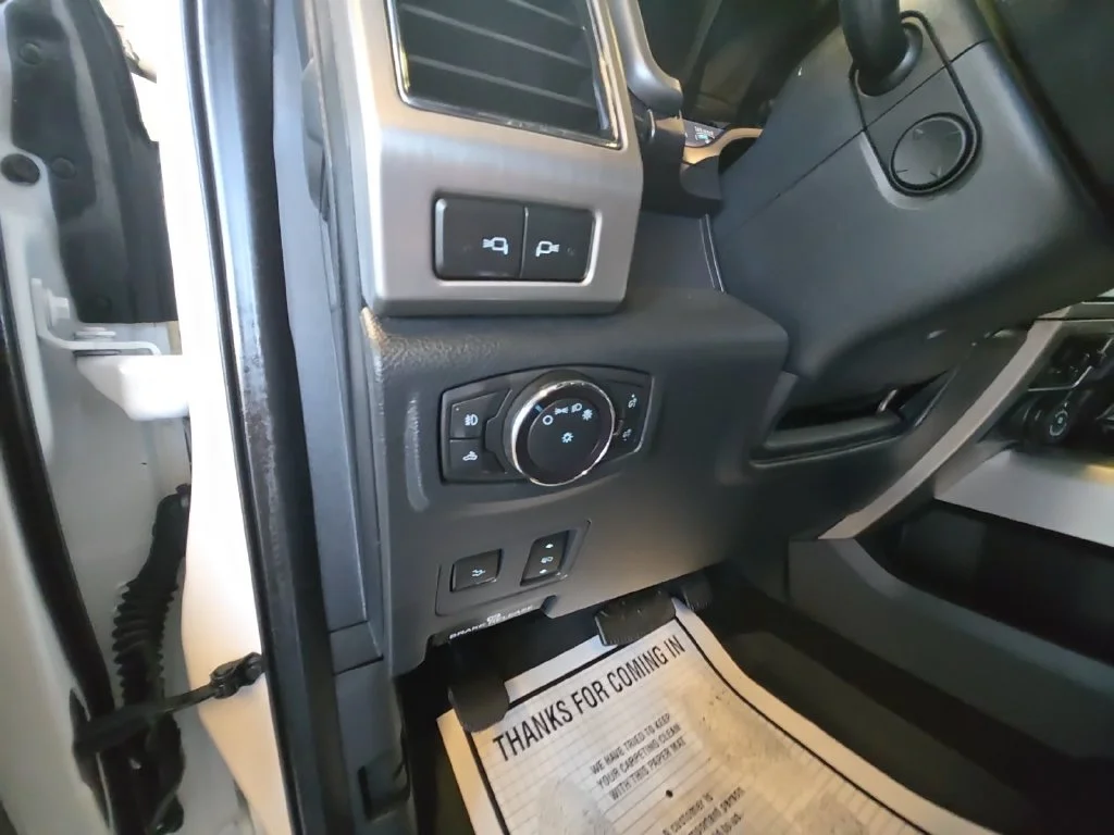 Used 2022 White Ford Platinum image 32