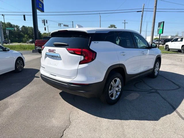 Used 2018 White GMC SLE image 6