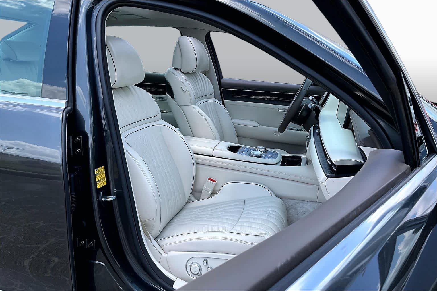 Used 2023 Makalu Gray Genesis e-SC image 9