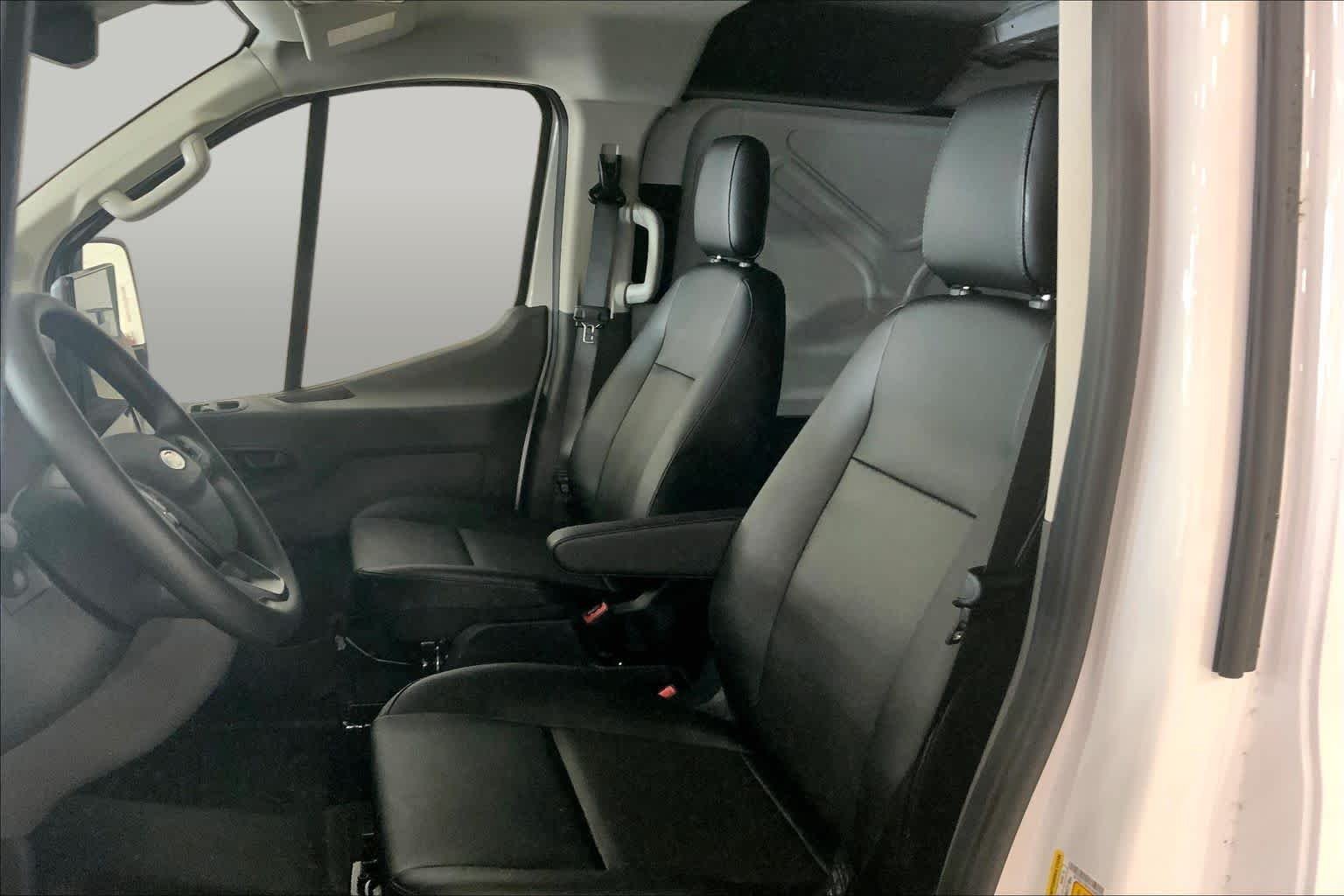 New 2026 Oxford White Ford Cargo Van image 9