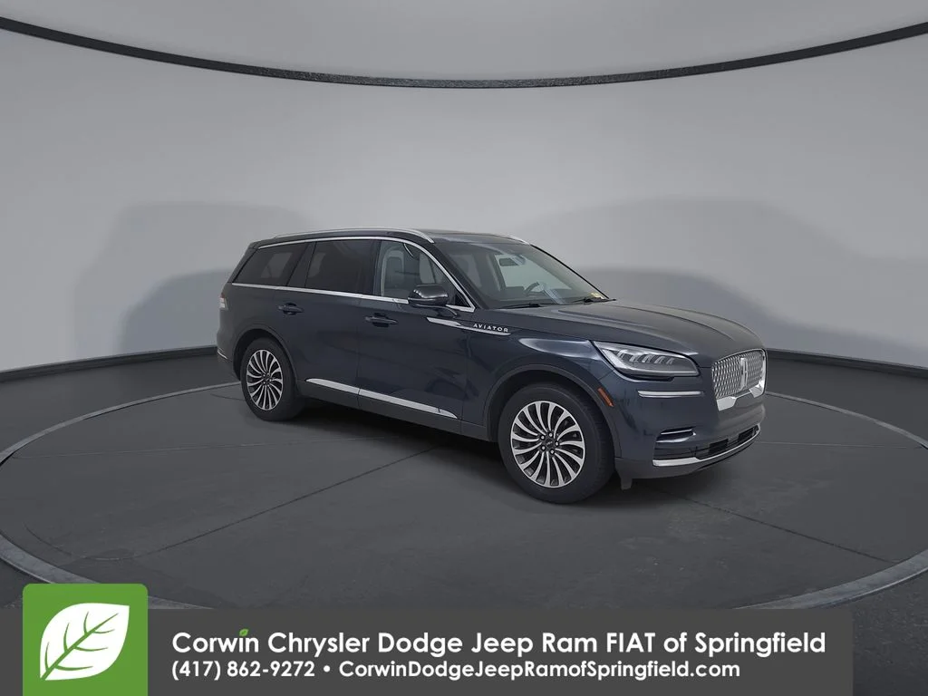 Used 2023 Blue Lincoln Reserve image 3