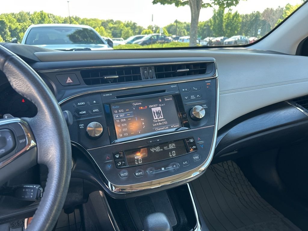 Used 2016 Silver Toyota XLE Premium image 8