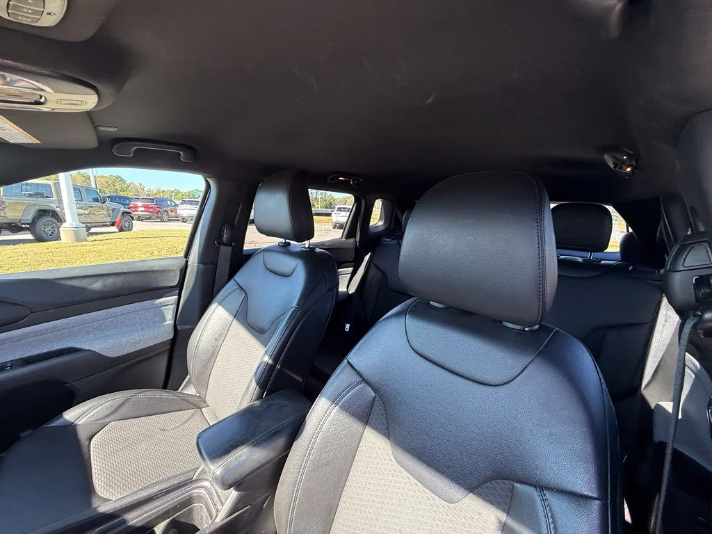 Used 2023 Black Jeep Latitude image 23