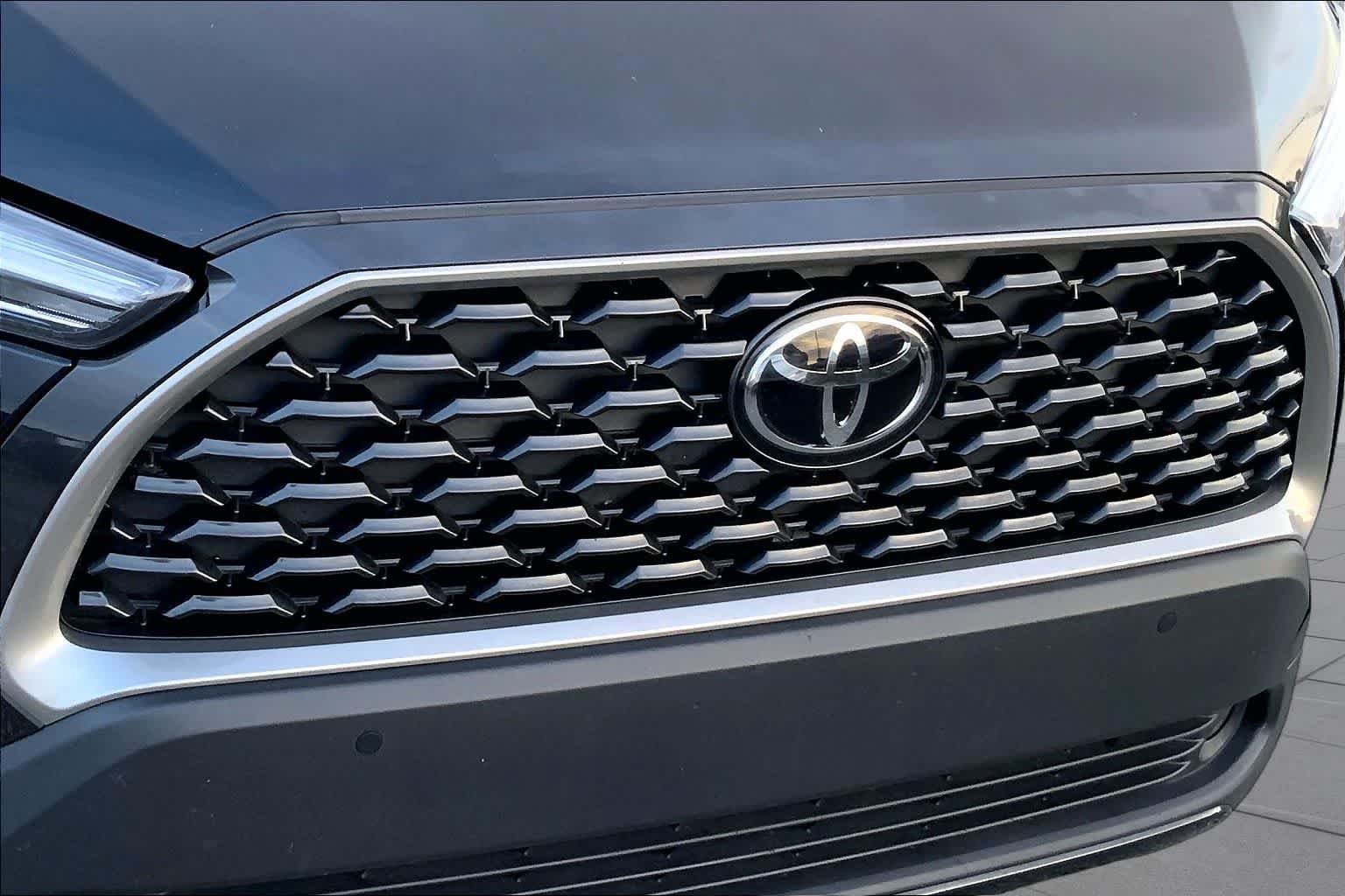 Used 2024 Jet Black Toyota XLE image 29