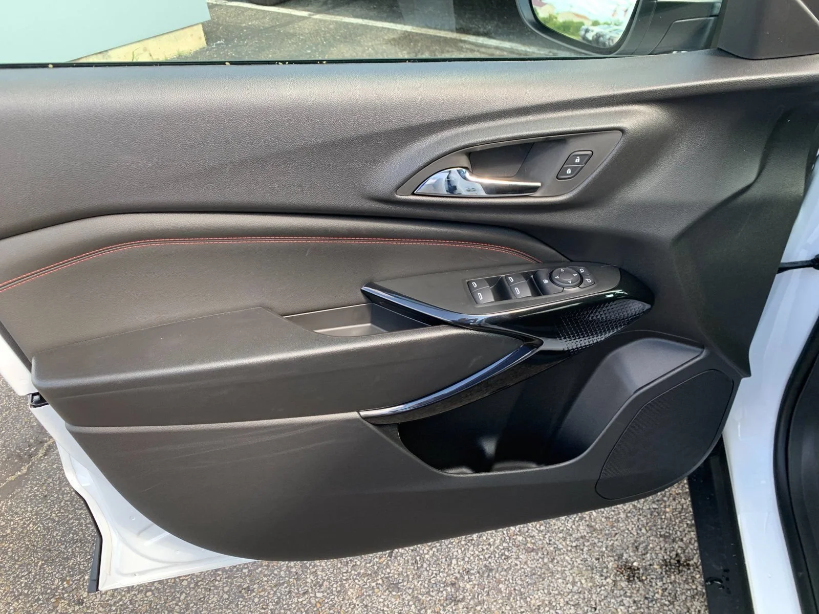 2026 Chevrolet Trax RS - Photo 11