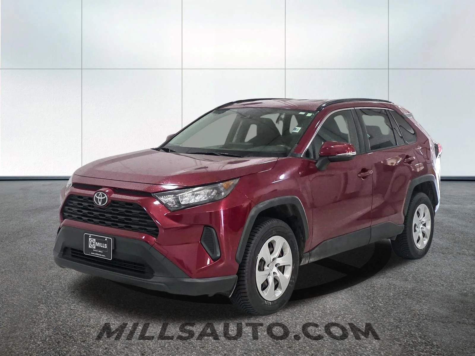 Used 2019 Toyota RAV4 LE with VIN JTMG1RFV1KD023964 for sale in Willmar, Minnesota