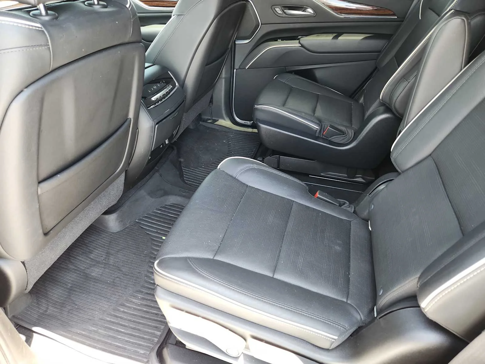 Used 2021 Sandstone Metallic Cadillac Premium Luxury image 29