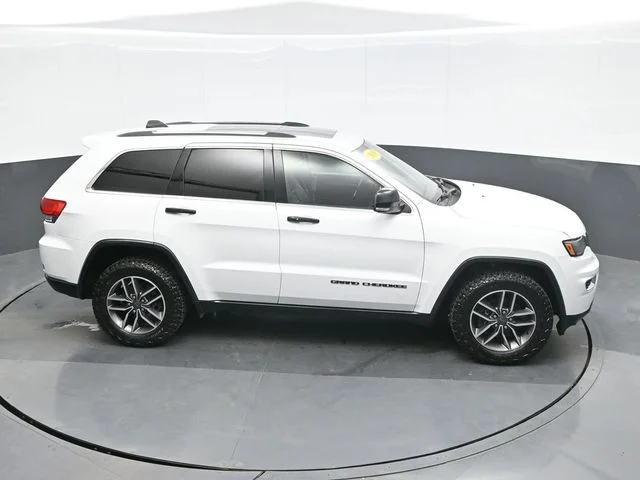 Used 2019 White Jeep Limited image 16