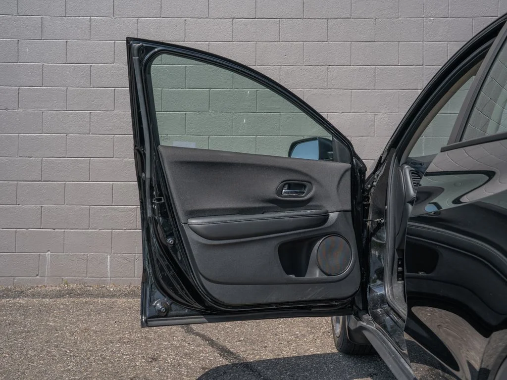 Used 2022 Crystal Black Pearl Honda LX image 15