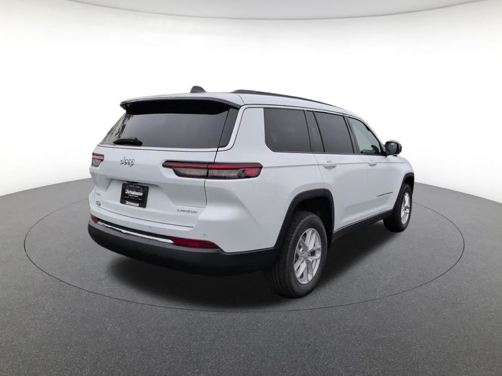New 2026 Bright White Clear-Coat Exterior Paint Jeep Laredo X image 5