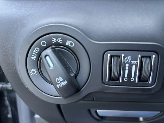 Used 2022 Nero Ribelle Metallic Maserati Modena ~ SPORTIVO PACKAGE & BOWERS & WILKINS image 31