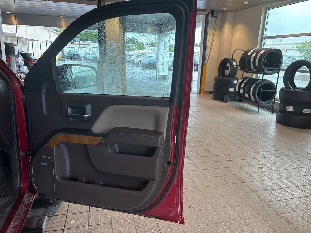 Used 2018 Red GMC SLT image 7