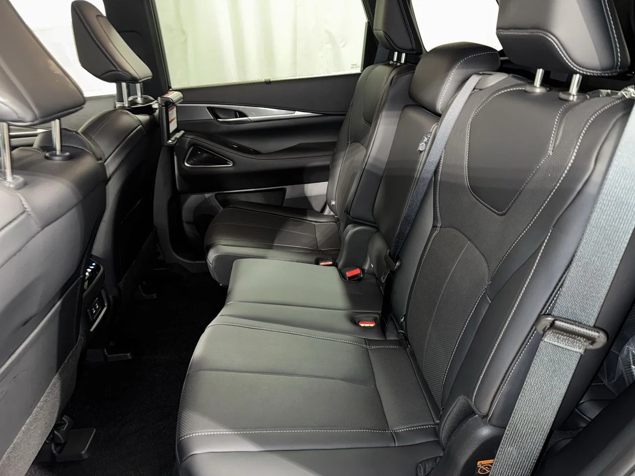 Certified Used 2026 Mineral INFINITI LUXE image 5
