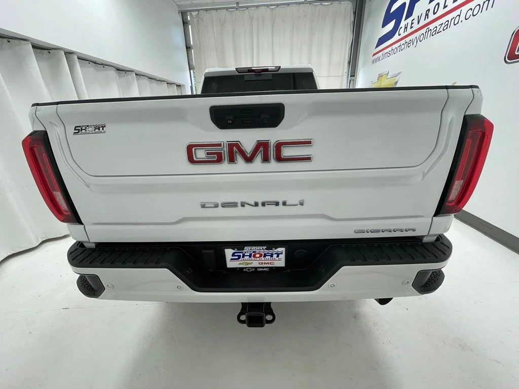 Used 2021 White GMC Denali image 5