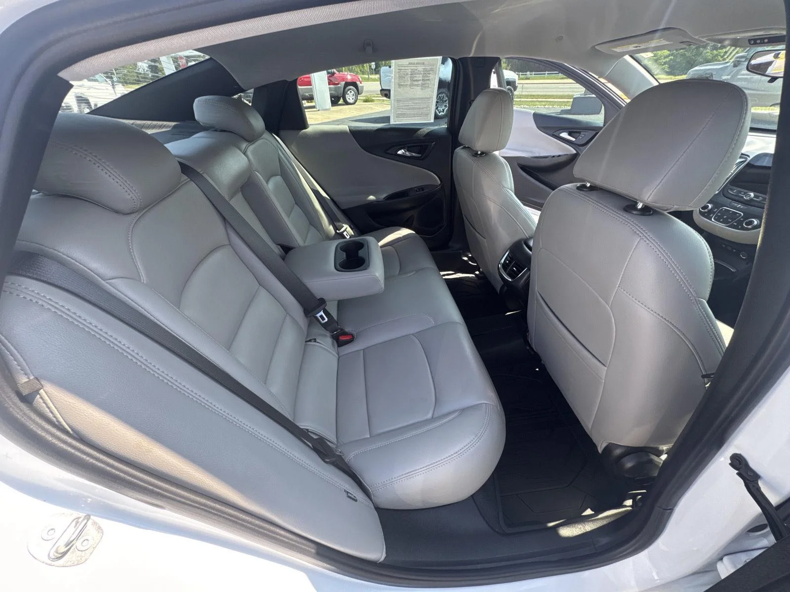Used 2023 SUMMIT WHITE Chevrolet LT image 13