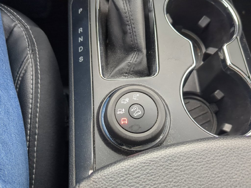 Used 2018 Red Ford Limited image 27