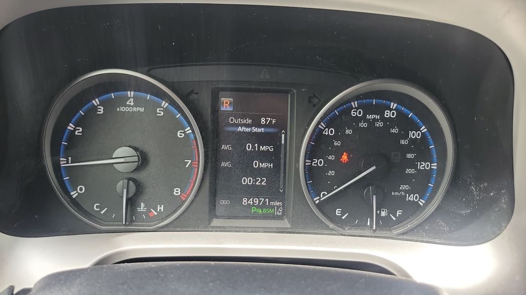 2017 Toyota RAV4 XLE - Photo 23