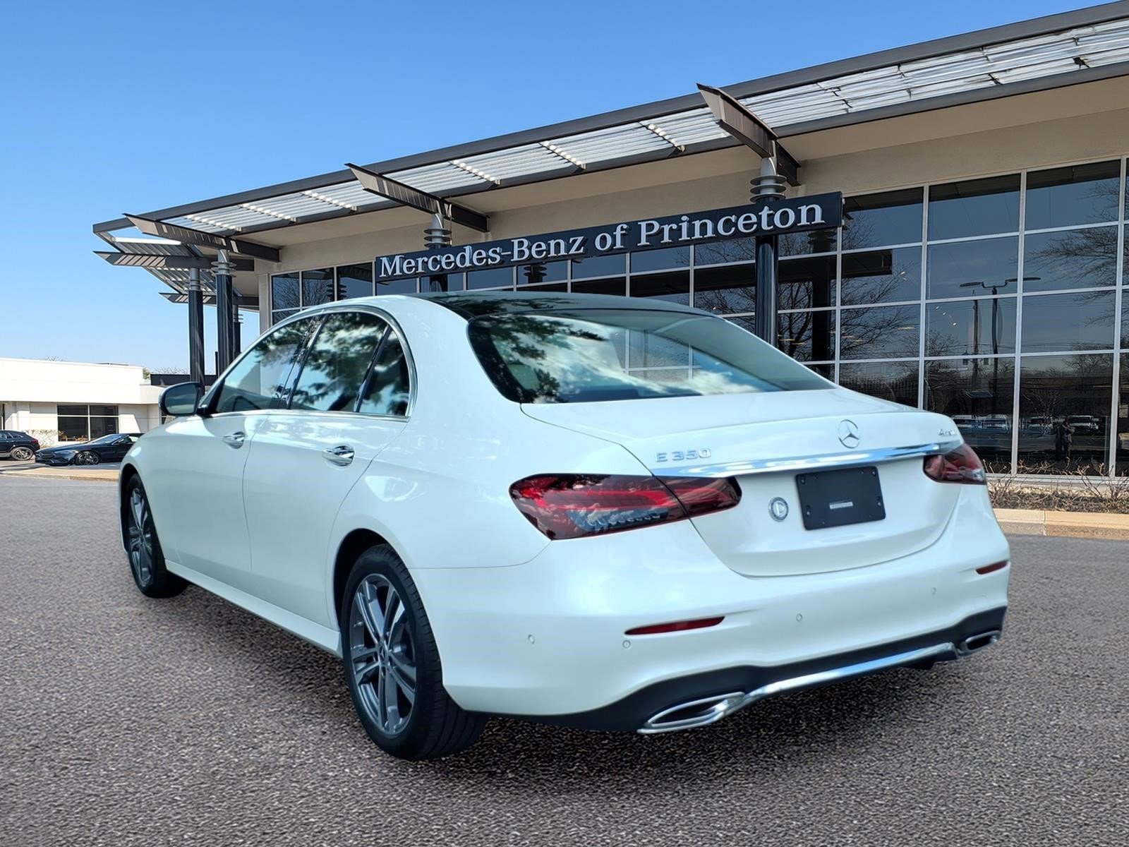 Certified Used 2023 MANUFAKTUR Diamond White Mercedes-Benz E 350 4MATIC® Sedan image 5
