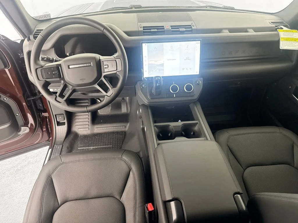 New 2026 Sedona Red Land Rover X-Dynamic SE image 23