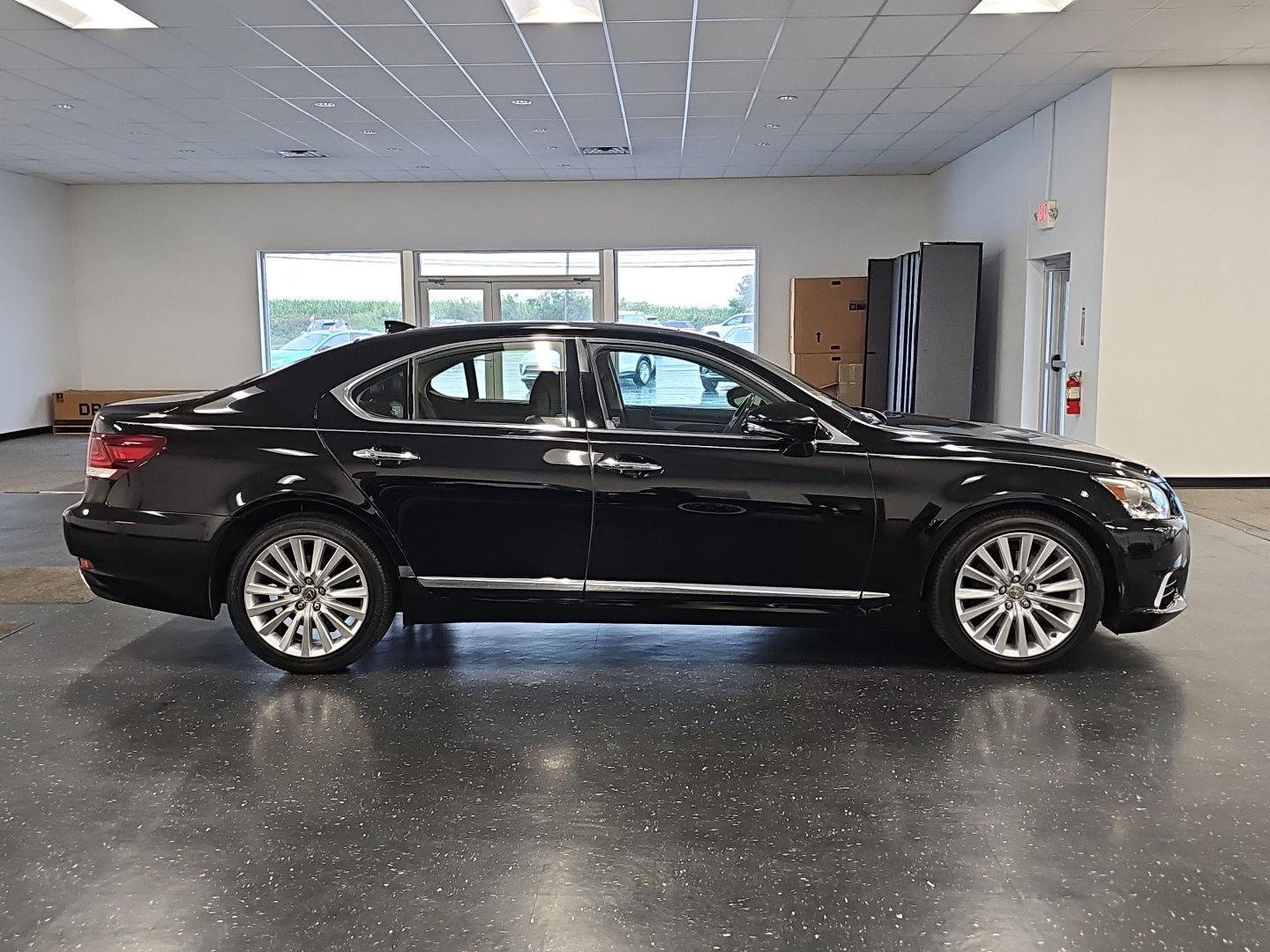 Used 2014 Obsidian Lexus 4DR SDN RWD image 4