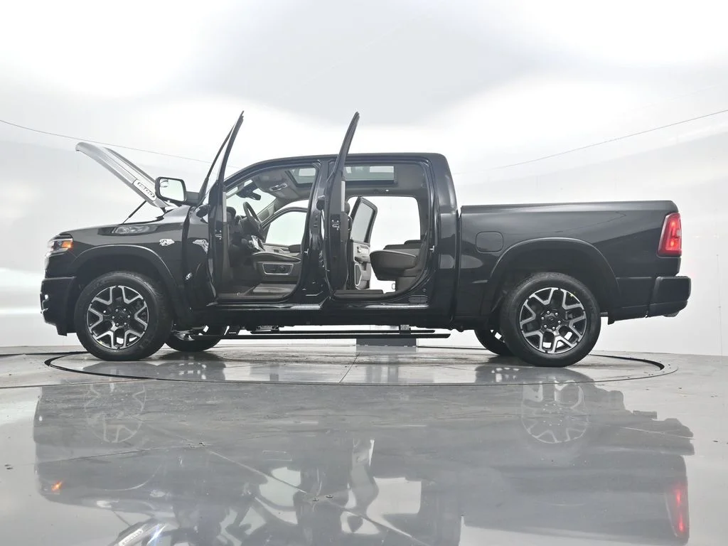 New 2026 Diamond Black Crystal Pearl-Coat Exterior Paint RAM Laramie image 48