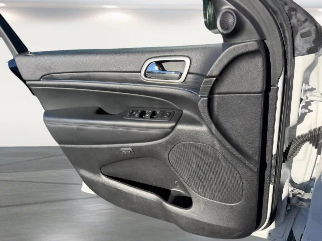 Used 2022 White Jeep Limited image 23