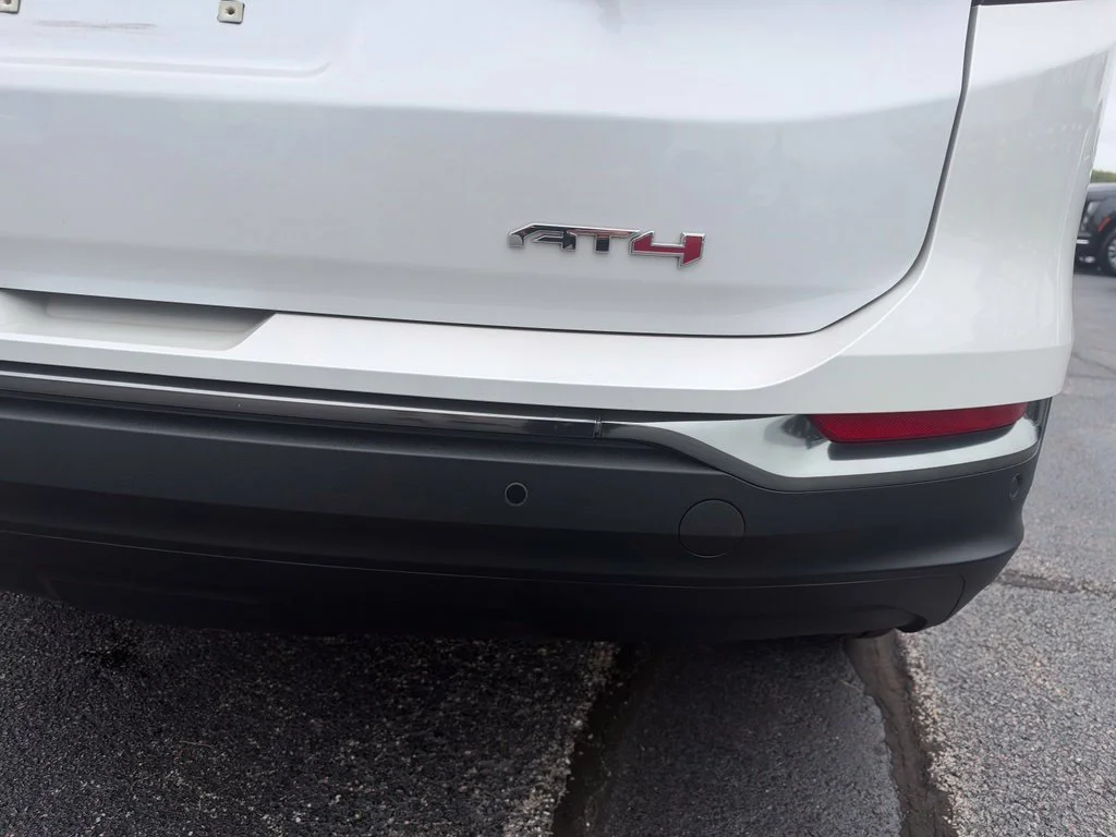 Used 2022 WHITE FROST TRICOAT GMC AT4 image 8
