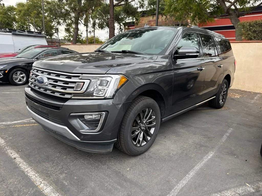Used 2020  Ford Limited image 18