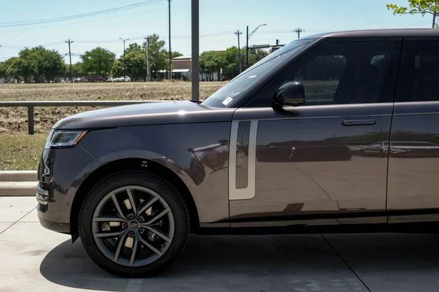 New 2026  Land Rover SE image 15