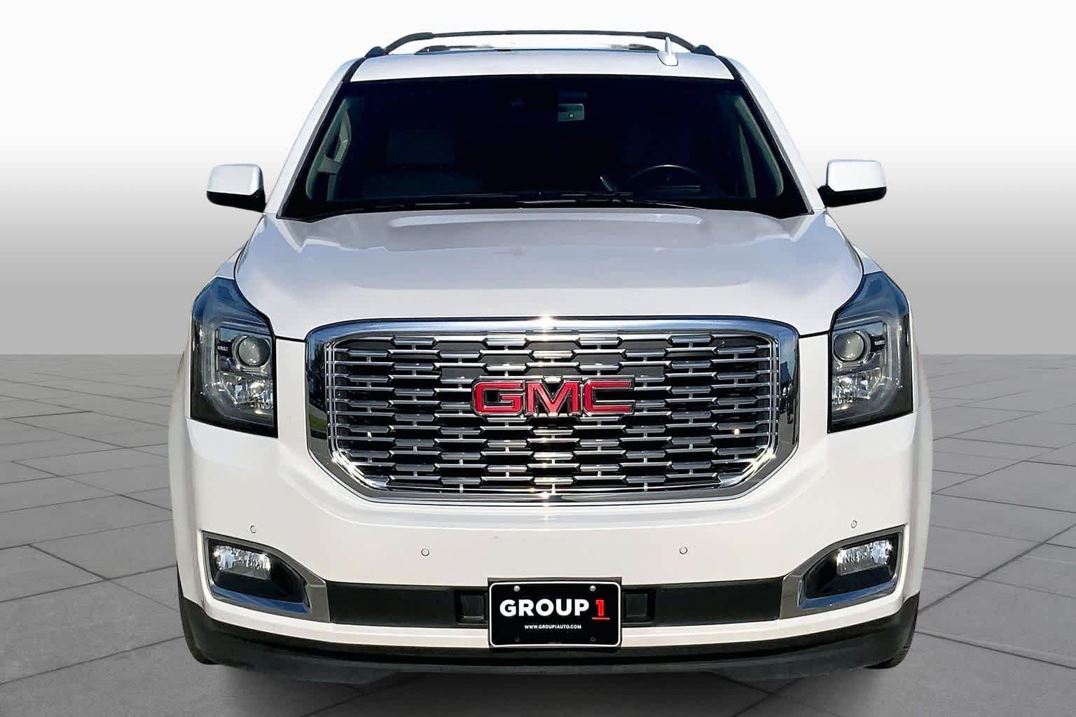 Used 2019 White Frost Tricoat GMC Denali image 4