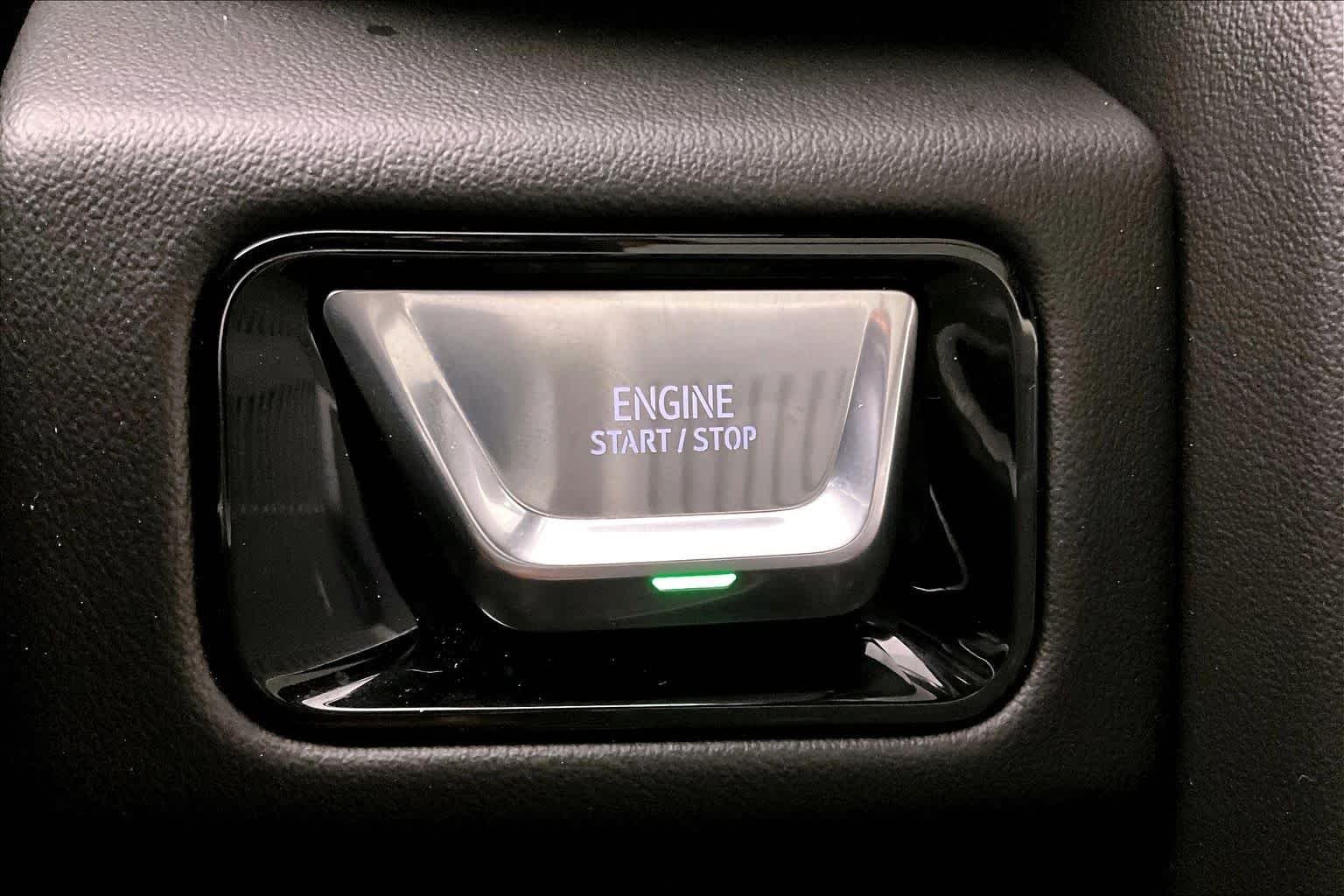 Used 2025 Titanium Rush Metallic GMC Elevation image 31