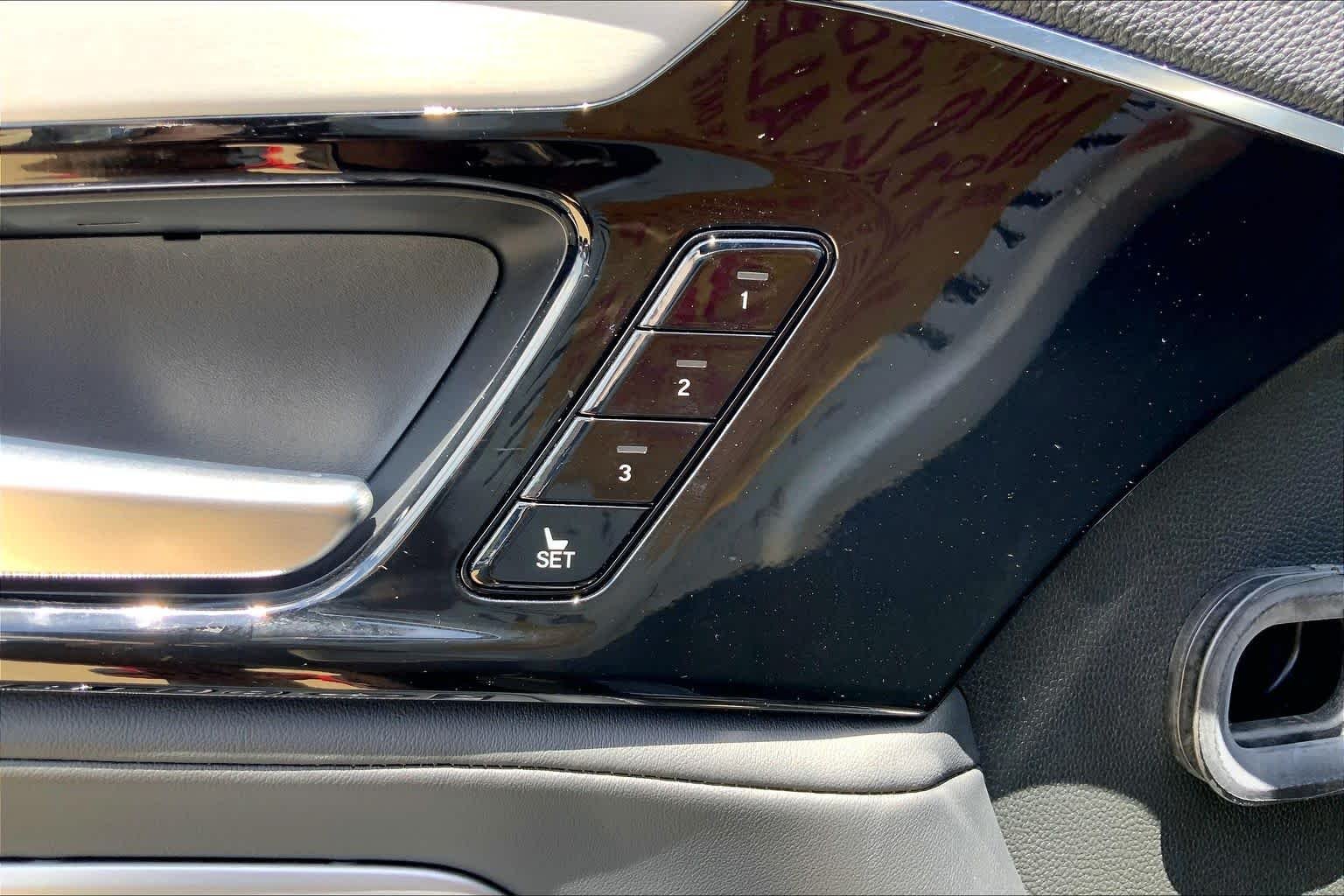 Used 2026 Liquid Carbon Metallic Acura w/Technology Package image 32