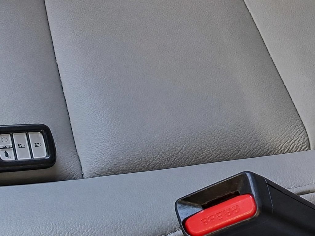 Used 2018  Honda EX-L image 33