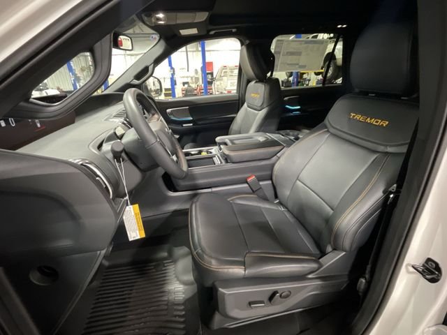 New 2026 Star White Metallic Tri-Coat Ford Tremor® image 17